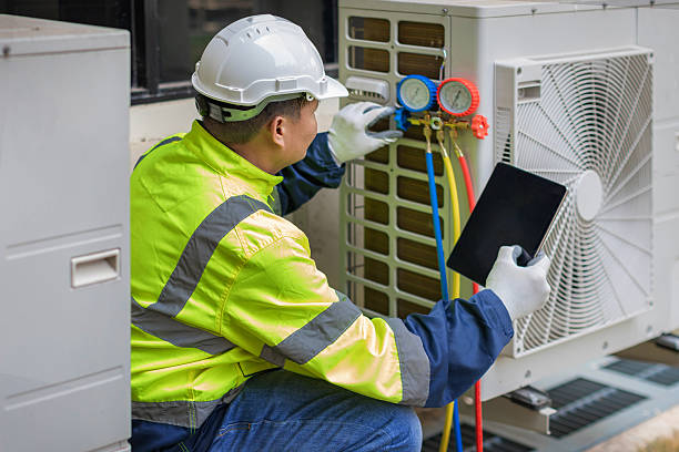 Professional Hvac technician working in Draper, UT